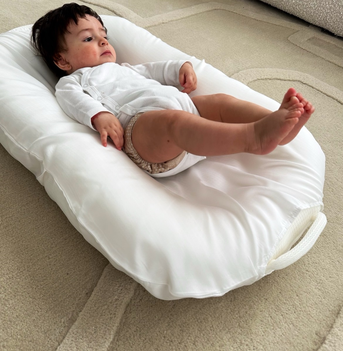 Newborn baby lounger / White Cover - Image 2