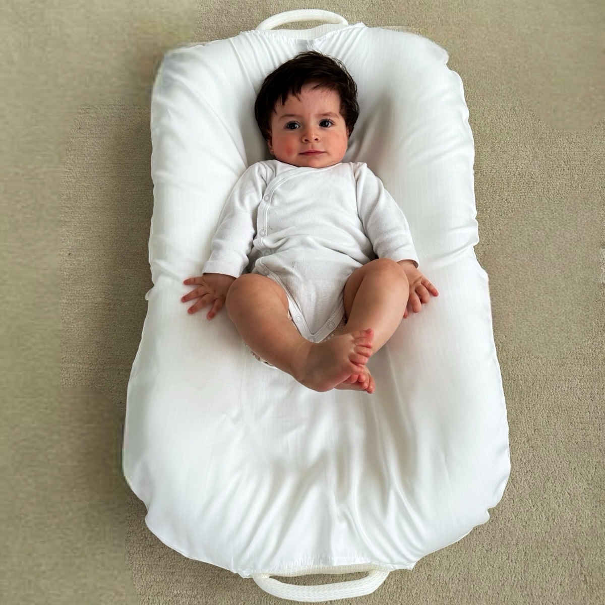 Newborn baby lounger / White Cover - Image 3