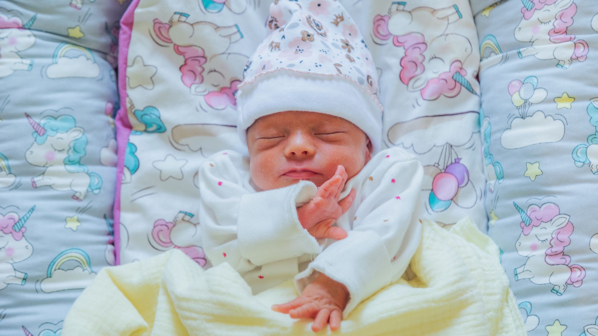 What to Know About Baby Loungers